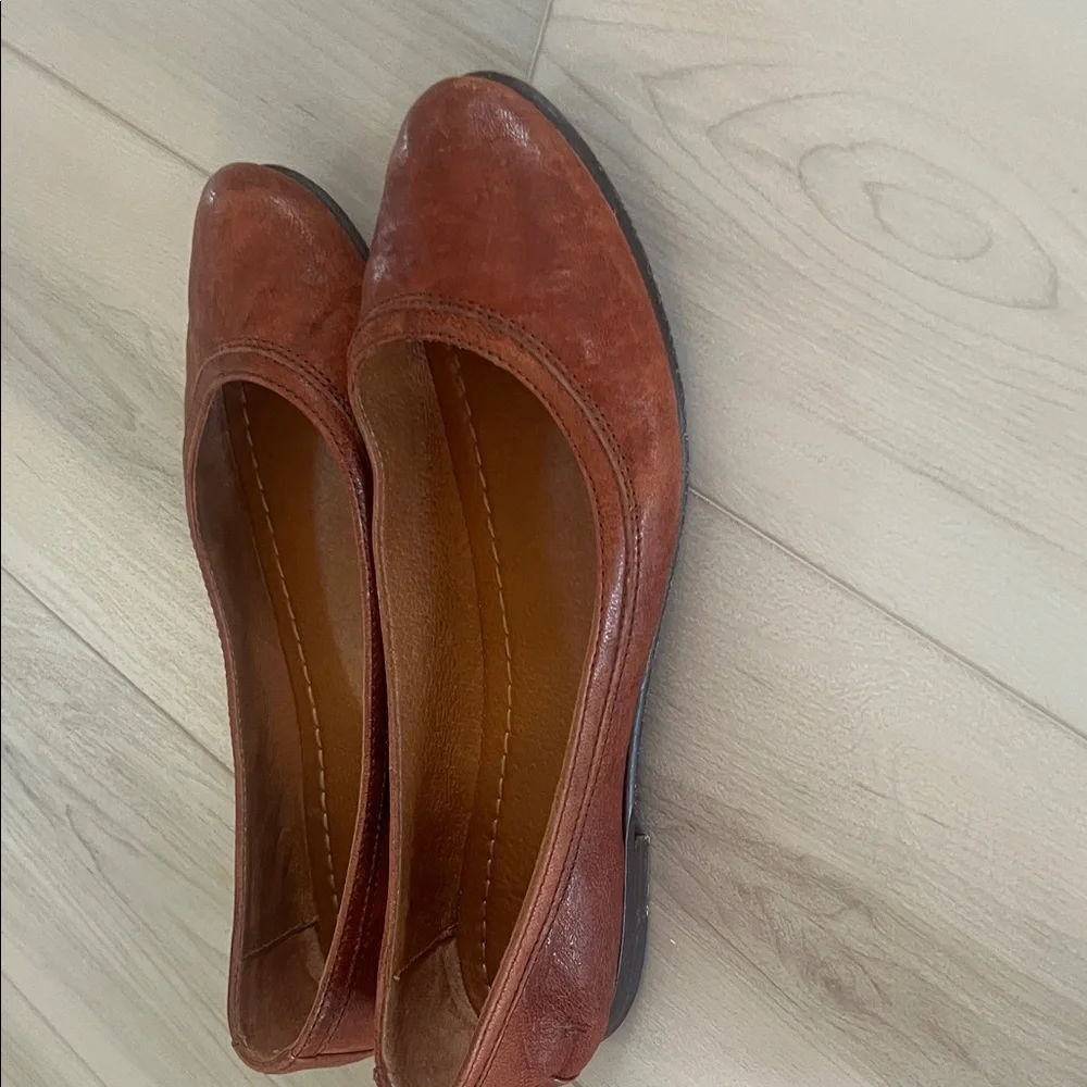 FRYE AND CO. Brown Flats - Picture 7 of 11